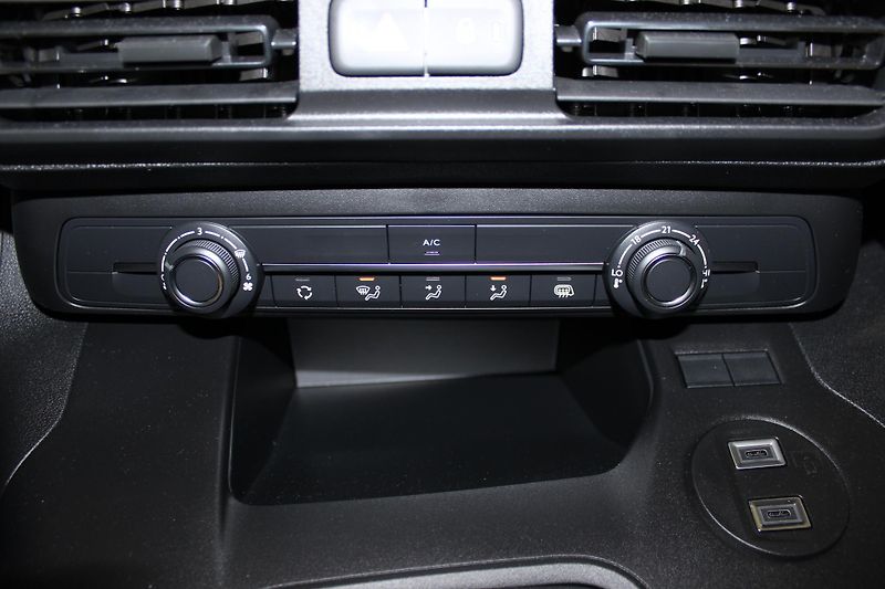 Peugeot Partner (2025) Furgon L1 650 1.5 BlueHDi 100k - fotka 15 z 16