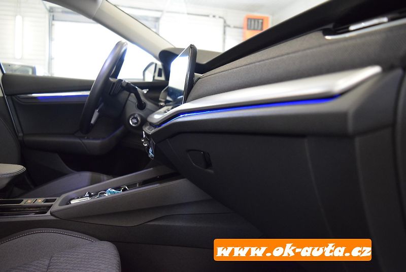 Škoda Octavia 2.0 TDI STYLE PLUS MATRIX DSG  - fotka 44 z 77