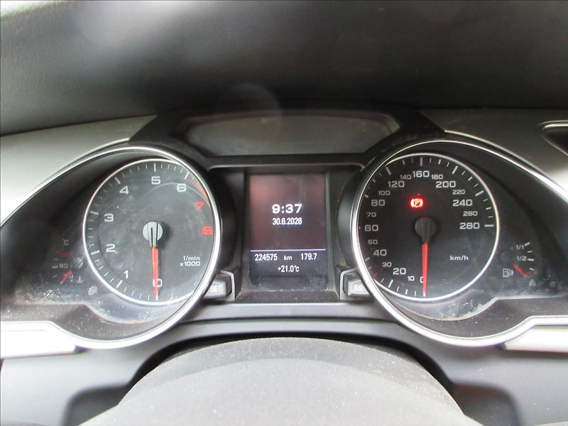 Audi A5 1,8 TFSi 125Kw, Xenon, Nové v - fotka 16 z 23