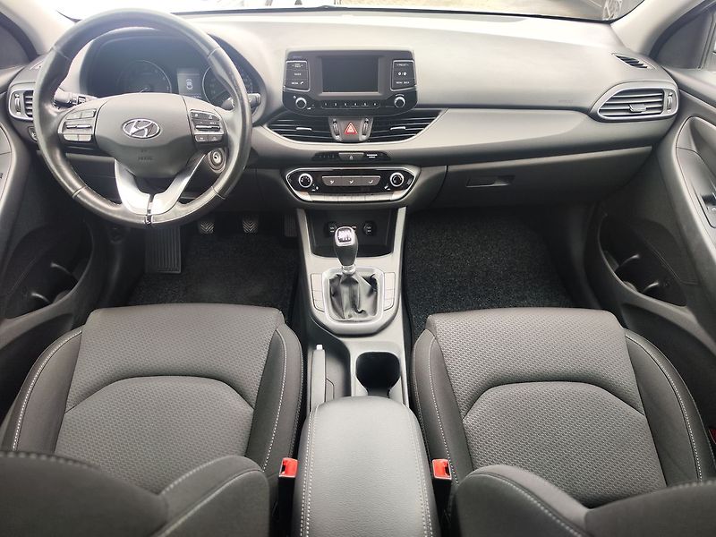 Hyundai i30 1.0 T-GDI/88kW Komfort - fotka 11 z 29