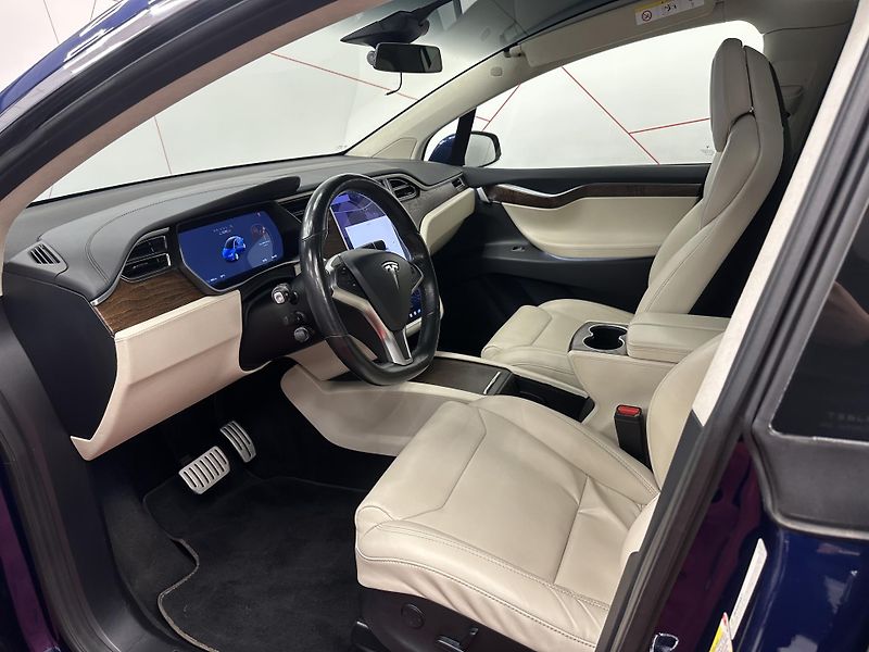 Tesla Model X (2018) Model X P100D - fotka 8 z 16