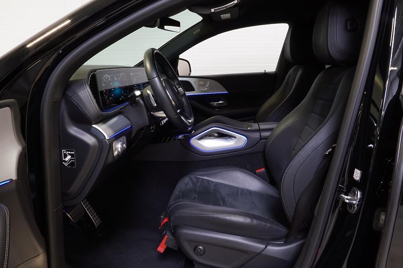 Mercedes-Benz GLE 300d,4matic,AMG,ČR,Tažné,360 - fotka 17 z 36