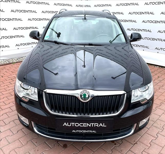Škoda Superb 2,0 TDi,103kW,STK 6/28 - fotka 2 z 23