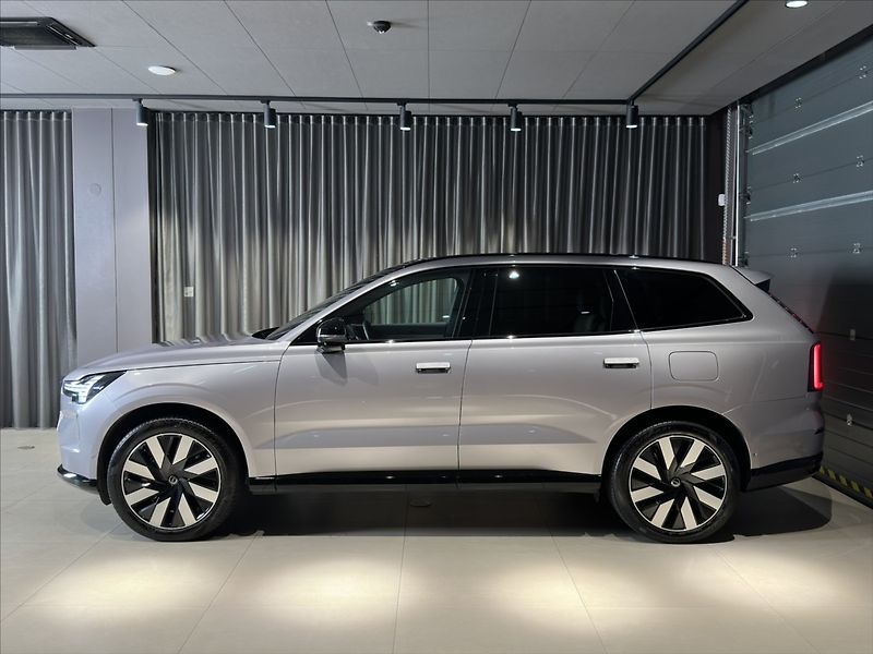 Volvo EX90 0,0 Twin Motor Eletric  Plus - fotka 2 z 42
