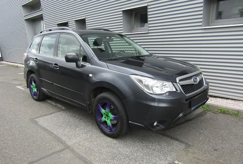 Subaru Forester (2014) 2,0D  6MT 1.maj.ČR plný servis - fotka 18 z 35
