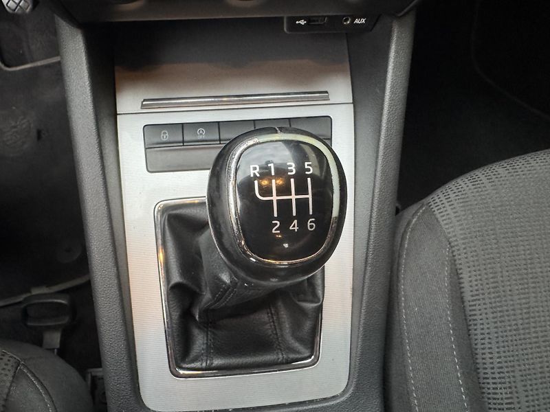 Škoda Octavia (2013) 1.8 TSI 132kw ČR - fotka 16 z 18