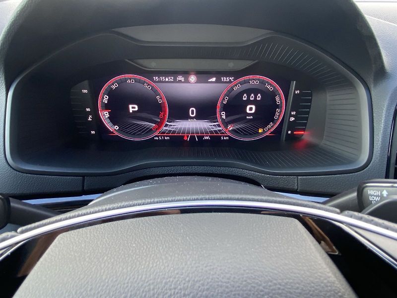 Škoda Karoq (2025) 1,5 TSI 110 kW DSG Sportline - fotka 6 z 26