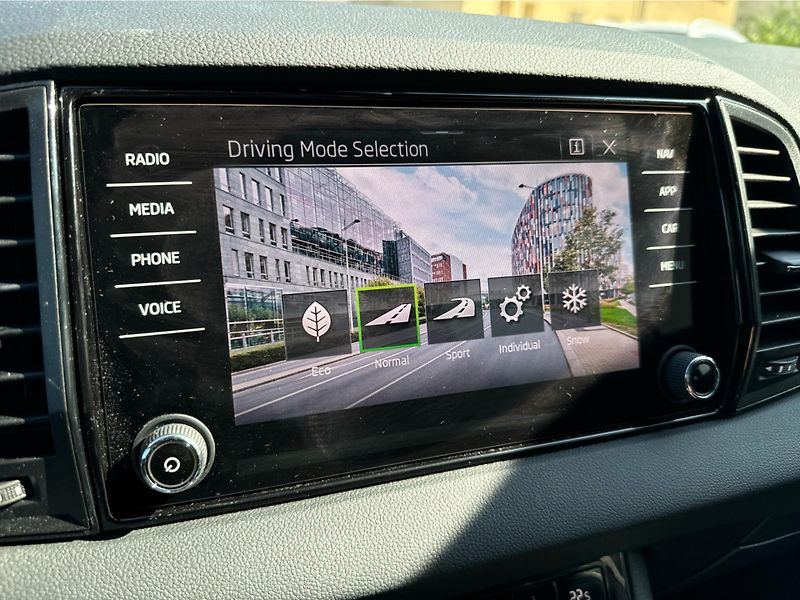 Škoda Karoq Sportline 2,0 TDI 110 kW 7-stu - fotka 16 z 24