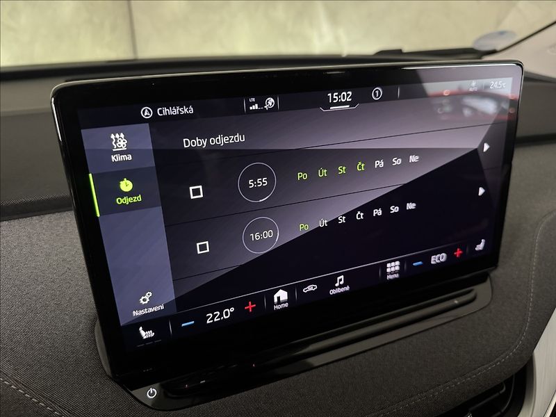 Škoda Enyaq 80 150kW LED Matrix Assist - fotka 38 z 45