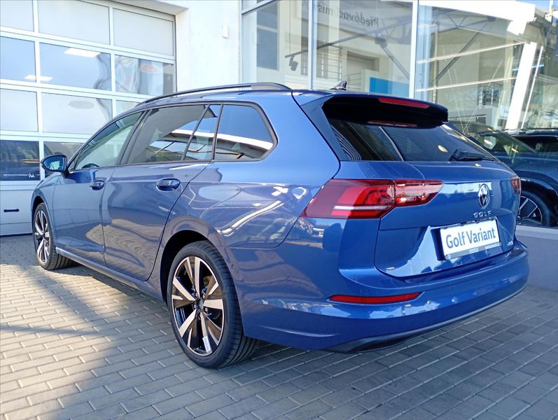 Volkswagen Golf Variant (2026) 1,5 eTSI 7DSG mHEV  People - fotka 7 z 20