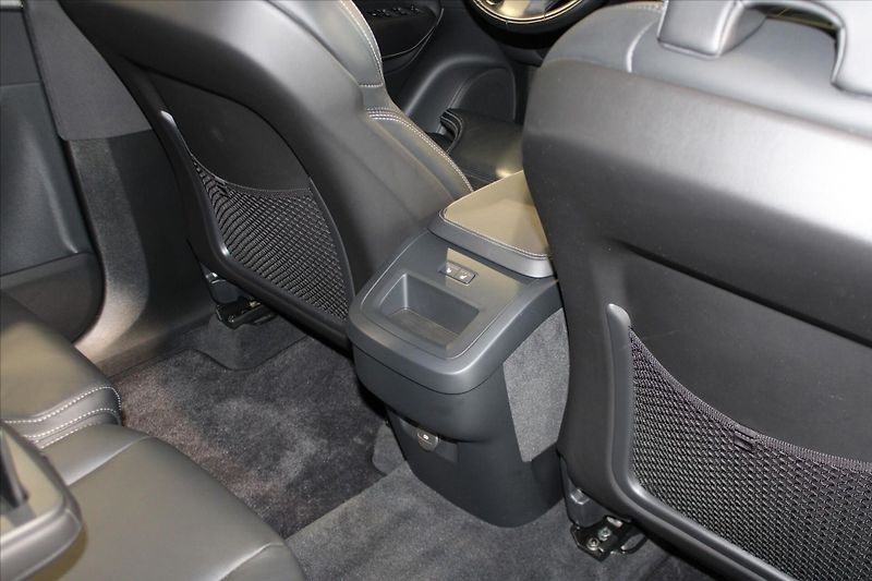 Volvo XC90 B5 AWD 173 kW Inscription Pole - fotka 29 z 36