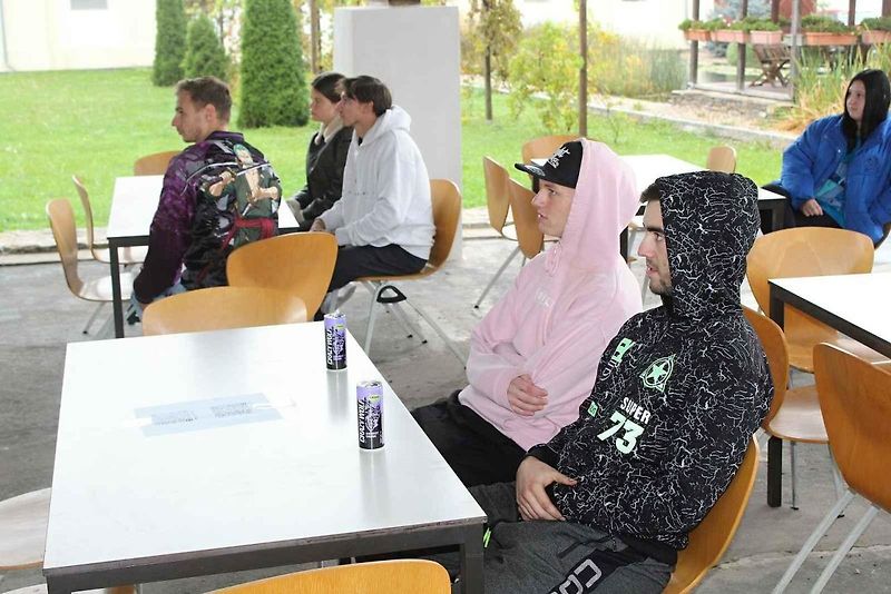 Z podzimního autosrazu v areálu Pivovaru Holanďan v Hlízově.