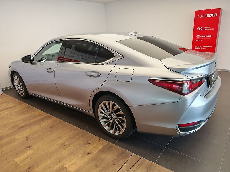 Lexus ES 300h 300h Luxury - fotka 6 z 49