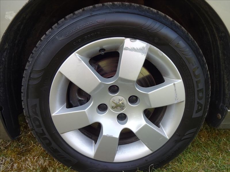 Peugeot 5008 1.6THP 115 kW - fotka 40 z 44