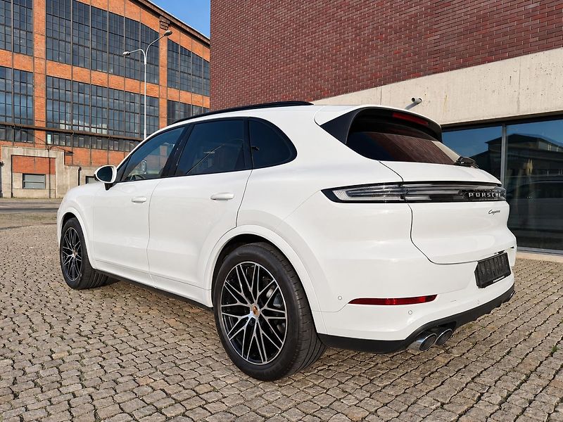 Porsche Cayenne (2024) 3.0 Sport Chrono - fotka 6 z 11