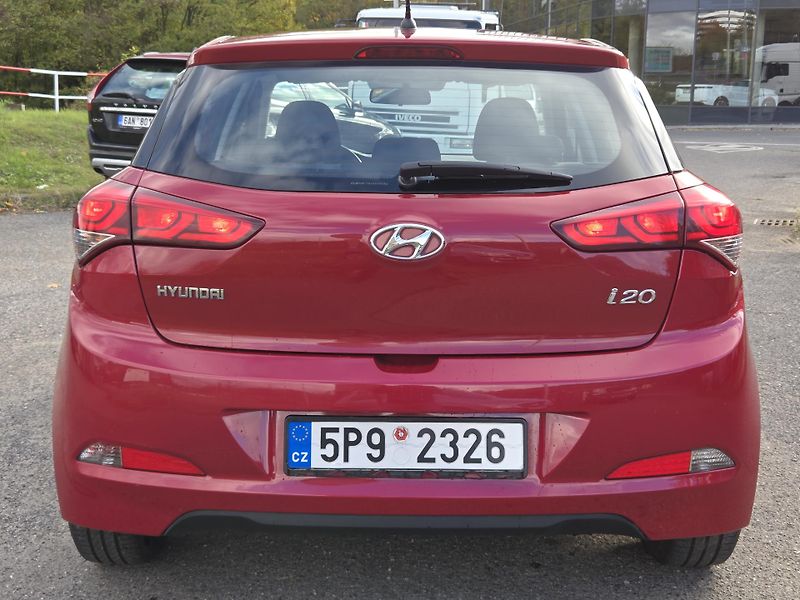 Hyundai i20 1,2i  lze i na splátky všem! - fotka 5 z 11