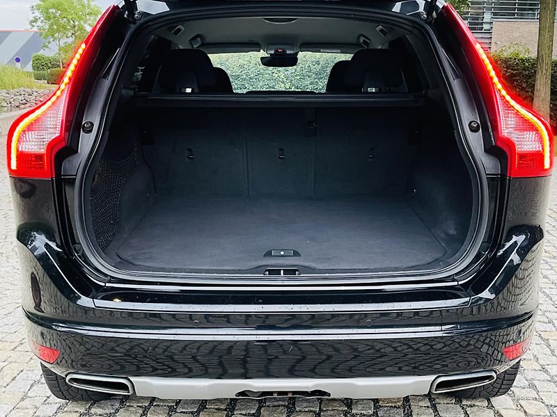 Volvo XC60 2.4D 4x4 AUT SERVISKA TAŽNÉ - fotka 18 z 43