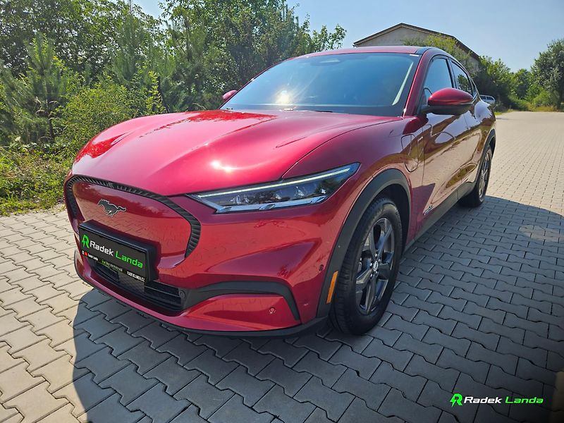 Ford Mustang Mach-E (2021) Mach-E 76 kWh - fotka 5 z 19
