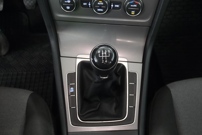 Volkswagen Golf - fotka 25 z 29