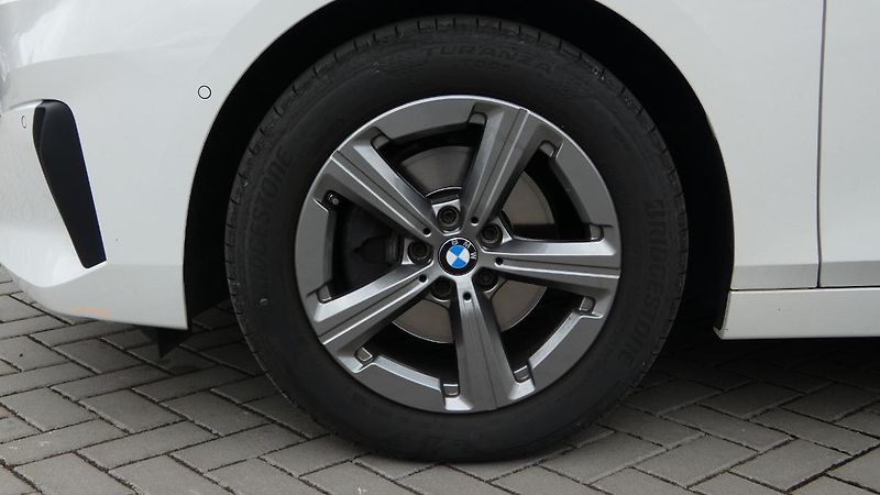 BMW Řada 2 218i Active Tourer aut. - fotka 23 z 24