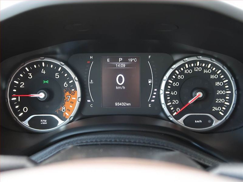 Jeep Renegade (2018) Longitude 1.4 MultiAir - fotka 11 z 18