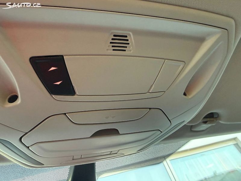 Ford S-MAX 2,2 TDCI 147kW 7míst - fotka 25 z 38