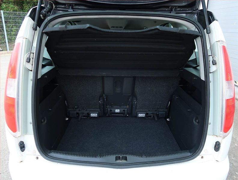 Škoda Roomster (2011) 1.6 TDI, po STK, jezdí dobře - fotka 13 z 17
