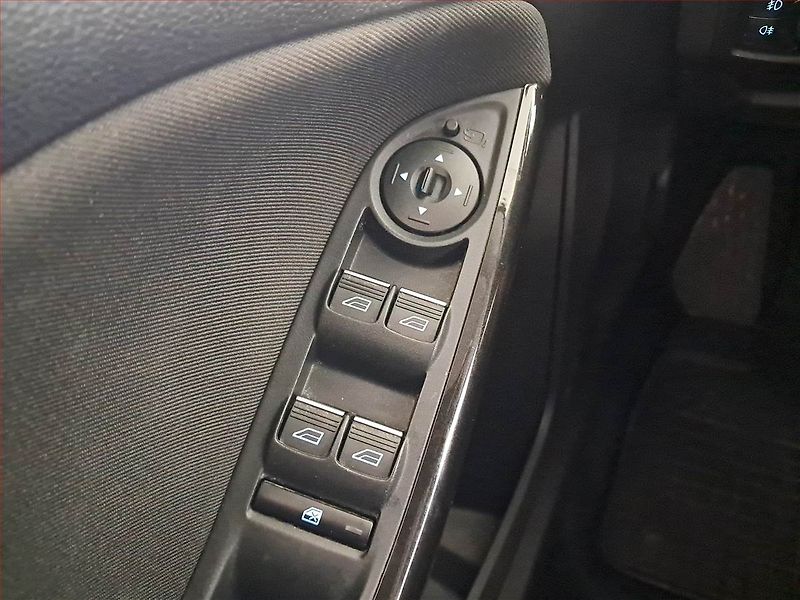 Ford Focus (2016) 1.0 EcoBoost, Serv.kniha - fotka 14 z 14