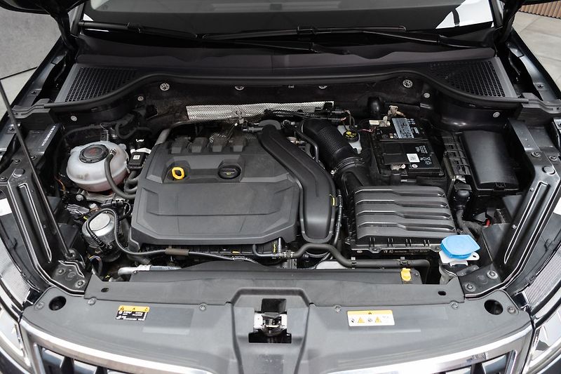 Škoda Karoq 1.5 TSI STYLE*TAŽNÉ*DPH*ČR 1.M - fotka 36 z 44