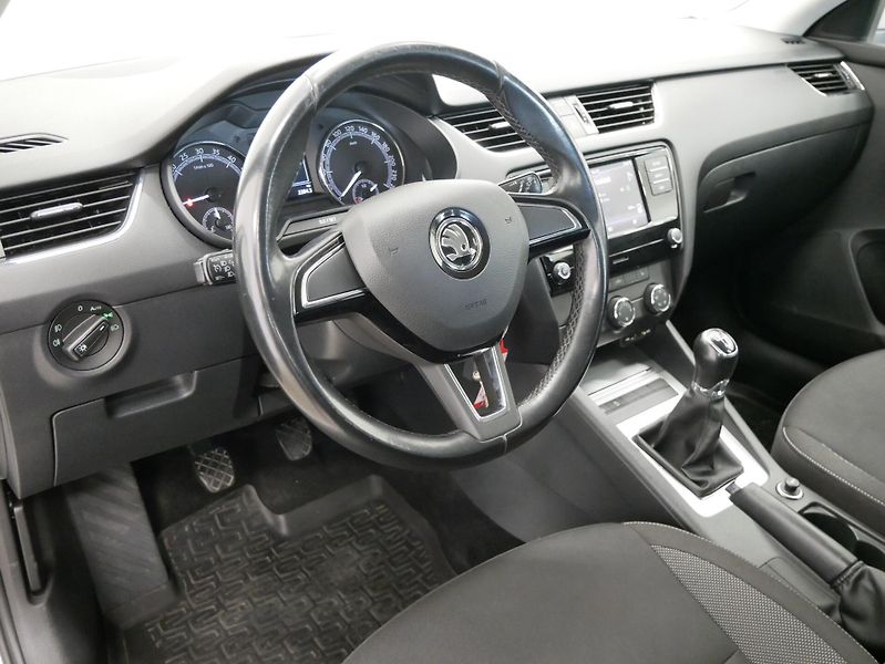 Škoda Octavia - fotka 4 z 25