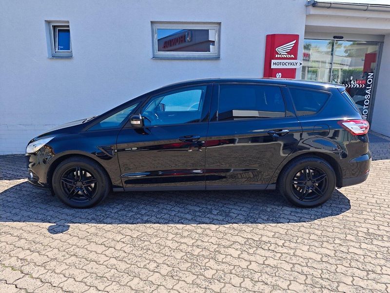 Ford S-MAX (2015) 2.0 TDCI 110kW NAVI 7 míst - fotka 41 z 42