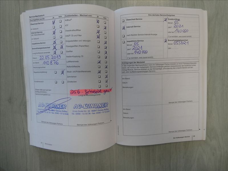 Volkswagen Sharan 2,0 TDi DSG STYLE serviska - fotka 45 z 48
