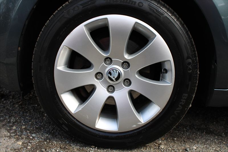 Škoda Octavia 1,6 TDI  TAŽNÉ,JOY - fotka 27 z 27