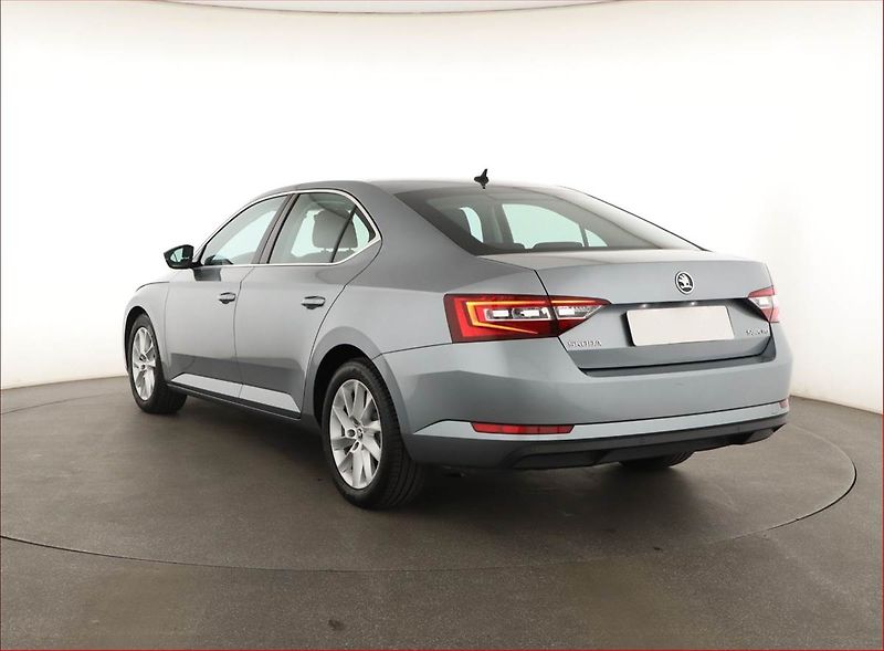 Škoda Superb (2019) Ambition 2.0 TDI, Automat - fotka 4 z 19