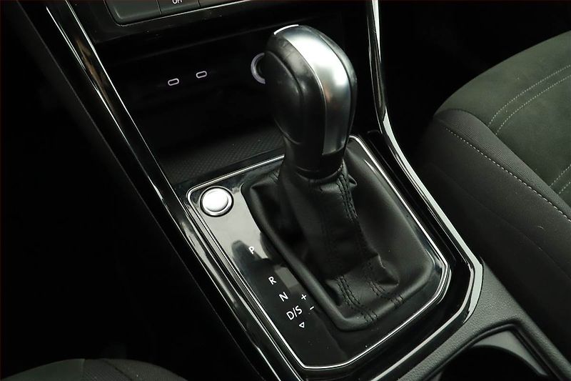 Volkswagen Touran (2020) 2.0 TDI, Automat, 7 míst - fotka 10 z 15