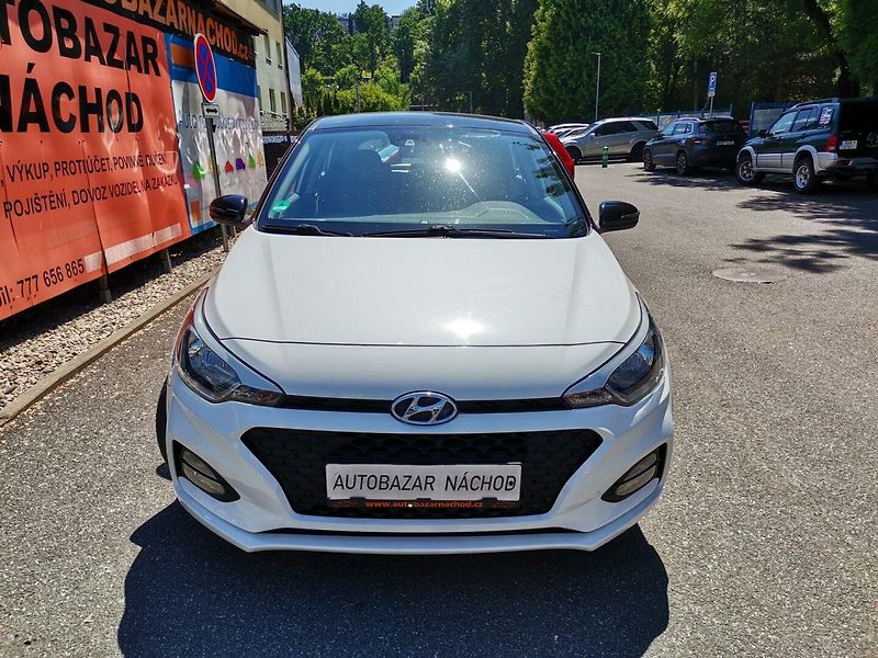Hyundai i20 (2019) 1.2i 62kw AC Winter PDC - fotka 7 z 25