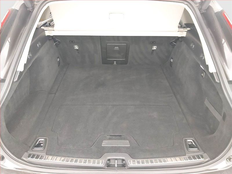 Volvo V90 (2021) B5 - fotka 14 z 24