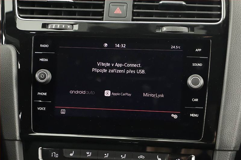 Volkswagen Golf (2019) 2.0 GTI Performance - fotka 12 z 16