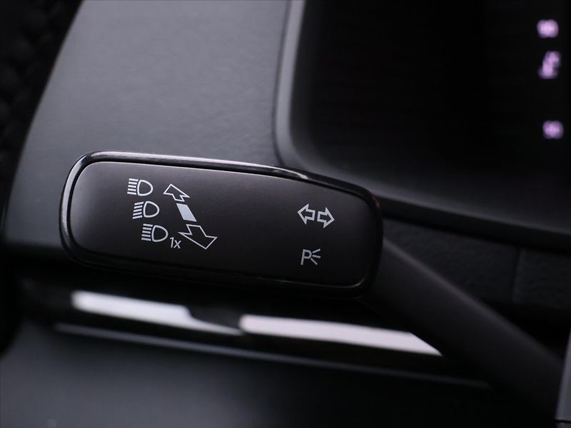 Škoda Karoq 2,0 TDI Sportline 4x4 DSG 1.ma - fotka 24 z 47