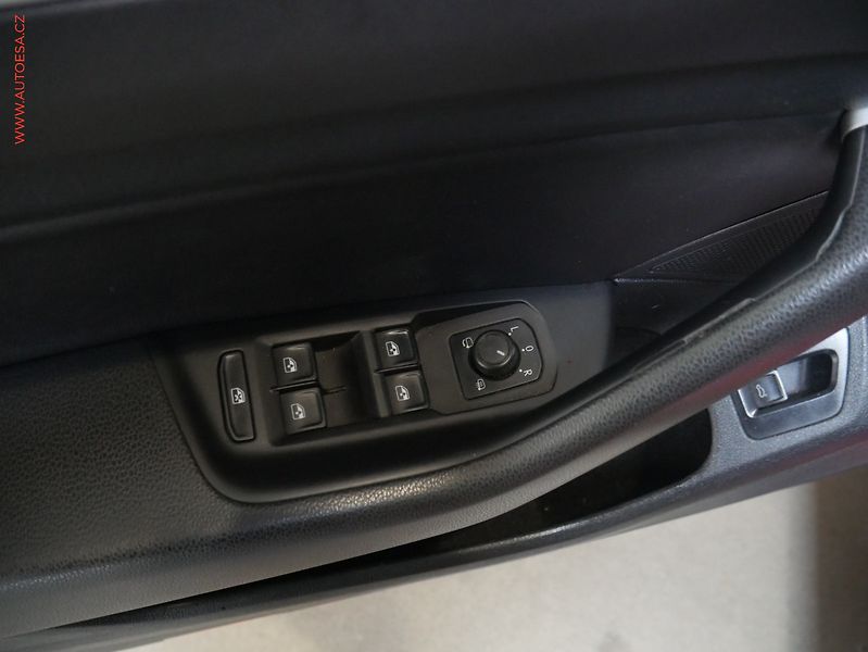 Volkswagen Arteon (2019) 2.0 TDi, 1.maj,ČR, Elegance - fotka 11 z 19