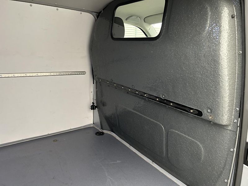 Volkswagen Transporter 2.0 TDI - fotka 21 z 22
