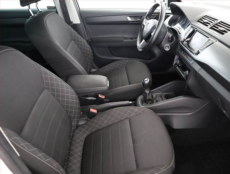 Škoda Fabia (2017) 1.2 TSI, Park. senzory - fotka 7 z 18