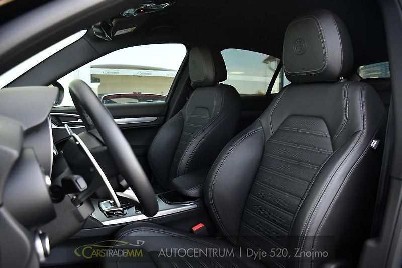 Alfa Romeo Stelvio 2,2 D 16V 210k Veloce AT8-Q4 - fotka 11 z 55