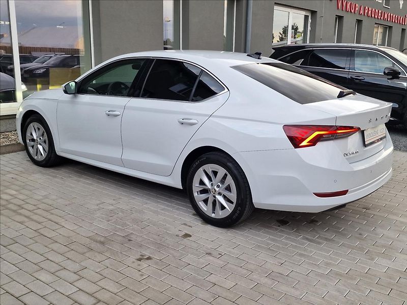 Škoda Octavia 2.0TDI Style, původ ČR,1.Maj. - fotka 7 z 50