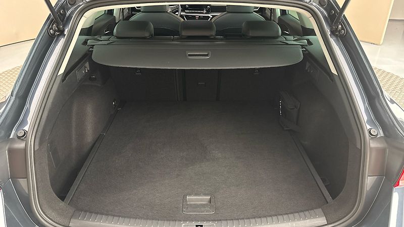 Seat Leon 2.0 TDI DSG FR Sporstourer - fotka 17 z 27