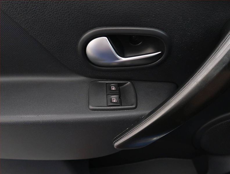 Dacia Logan (2019) Stepway 0.9 TCe, ČR,1.maj - fotka 16 z 16