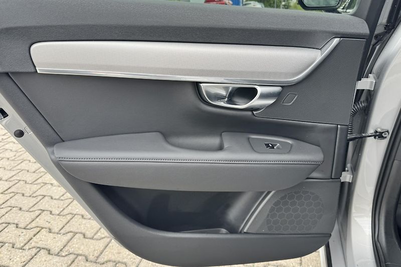 Volvo V90 T6 AWD PLUS DARK // 360 // TZ  - fotka 18 z 50