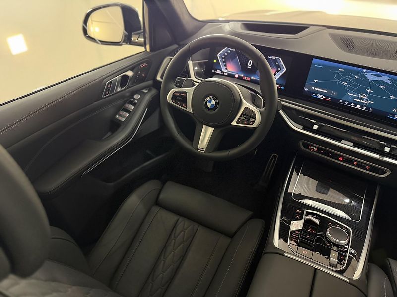BMW X7 BMW X7 xDrive40d M-Sport  - fotka 19 z 50