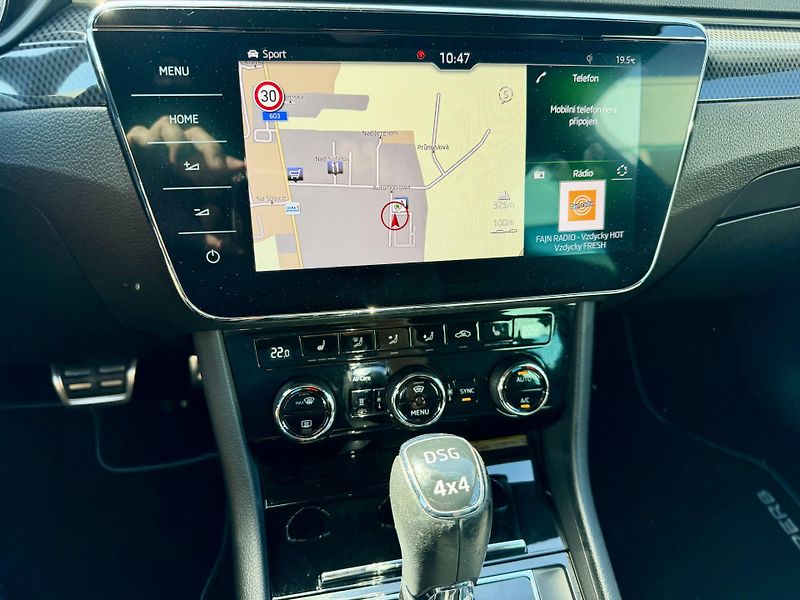 Škoda Superb (2018) 2.0 TDI 140kW DSG 4x4 SPORT!!! - fotka 20 z 32