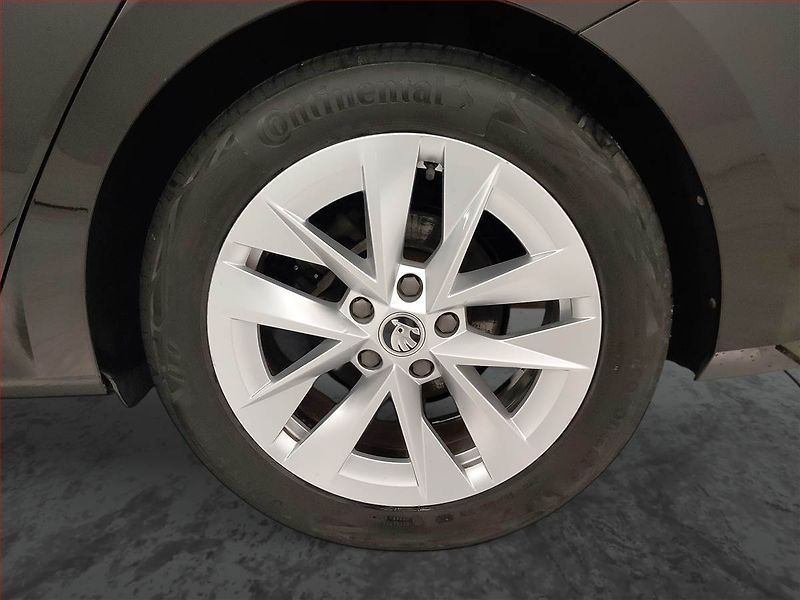 Škoda Octavia (2021) Sportline 1.5 TSI e-tec - fotka 15 z 22